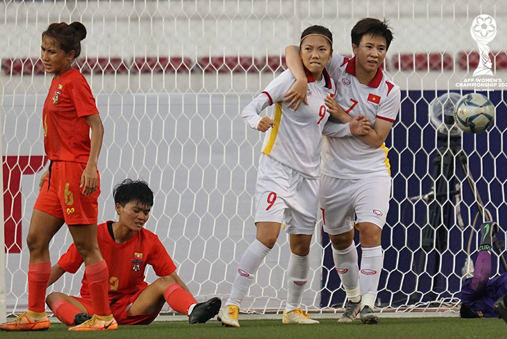 Trực tiếp bóng đá ĐT nữ Việt Nam - ĐT nữ Myanmar: Không tìm được bàn gỡ (AFF Cup) (Hết giờ) - 11