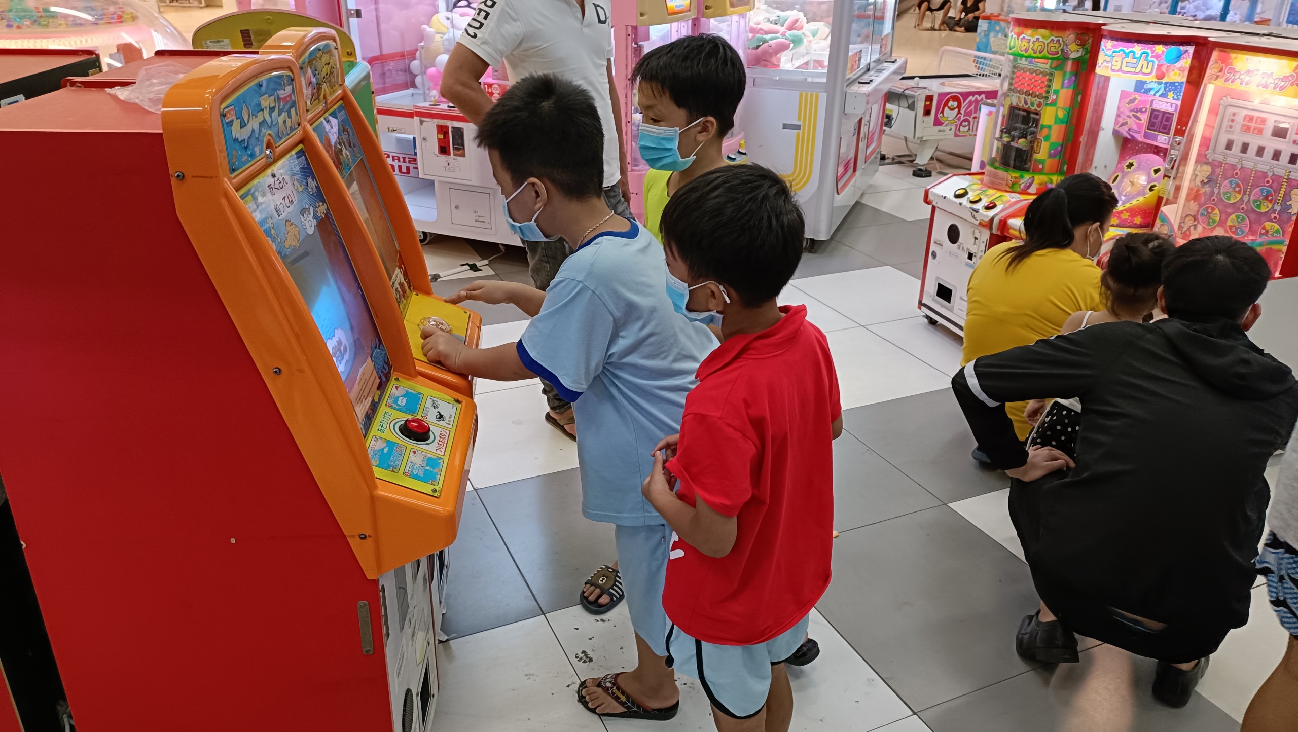 Giá xăng tăng kỉ lục, người dân quay cuồng với cơn bão giá và “ngàn lẻ một” cách cắt giảm chi tiêu - 8