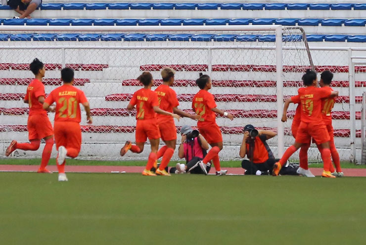 Trực tiếp bóng đá ĐT nữ Việt Nam - ĐT nữ Myanmar: Không tìm được bàn gỡ (AFF Cup) (Hết giờ) - 9