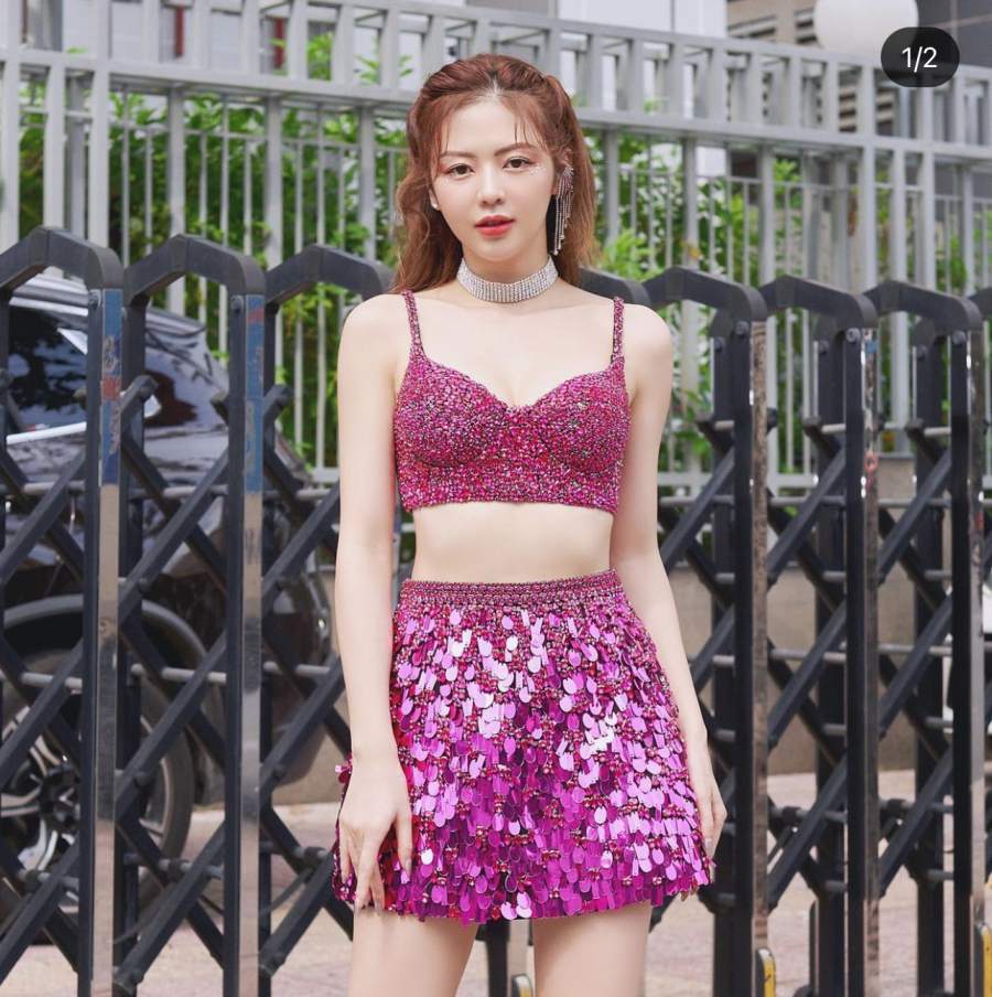 Bạn gái cũ Trịnh Thăng Bình mê váy cut-out màu nổi để tôn da trắng - 8