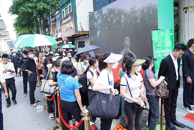 Thu Cúc quá tải đón tiếp khách hàng trải nghiệm dịch vụ - 2