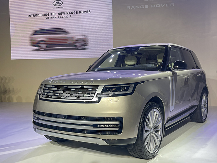 Land Rover thế hệ mới ra mắt khách hàng Việt, giá từ 11,2 tỷ đồng