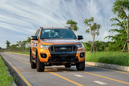 Ford Việt Nam triệu hồi loạt xe bán tải Ranger vì lỗi kính chắn gió