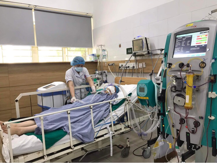 Cô gái 20 tuổi hôn mê, tổn thương não sau hút thuốc lá điện tử - 1