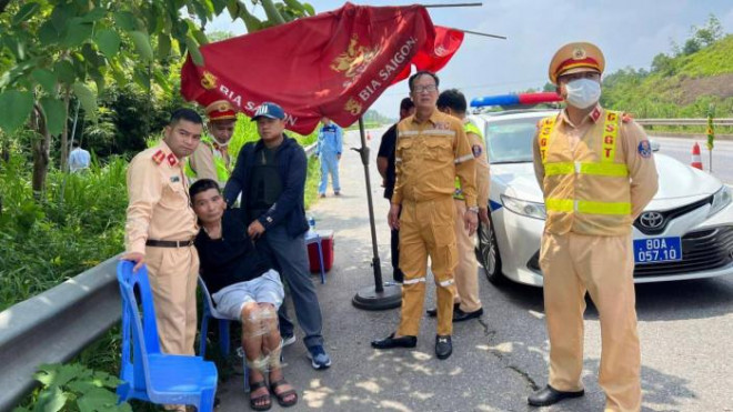 Tài xế xe Santa Fe bị bắt cùng 9 bánh heroin và 30 túi hồng phiến khai gì? - 1