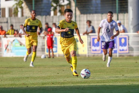 Pau FC mở màn Ligue 2 đêm nay: Quang Hải được đăng ký nhưng có đá chính?