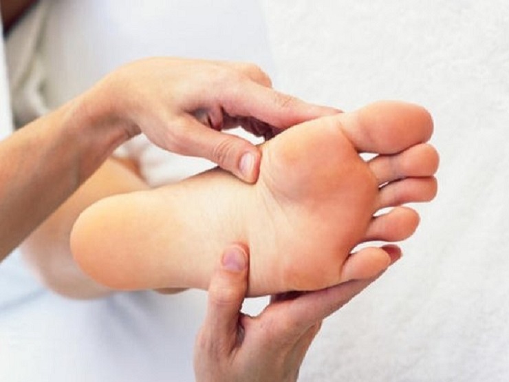 5 dấu hiệu ở bàn chân cho thấy bệnh gan đang âm thầm tiến triển