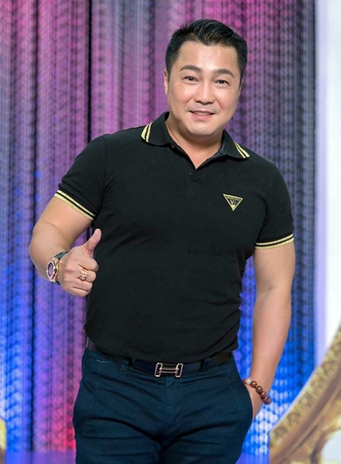 "Nam thần màn ảnh Việt một thời" khoe body đỉnh cao ở tuổi 53 khiến trai trẻ "chạy dài" - 1