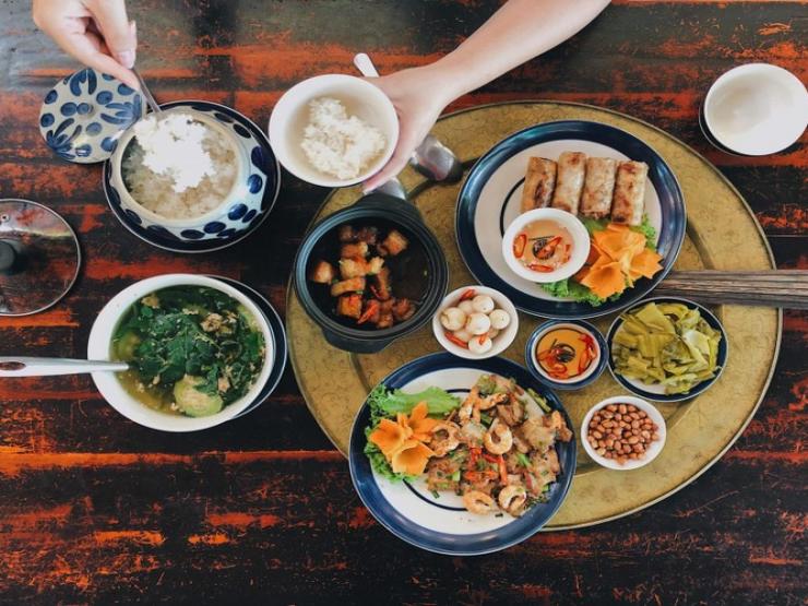 Thói quen ăn uống ”phá nát” dạ dày nhiều người Việt thường mắc phải