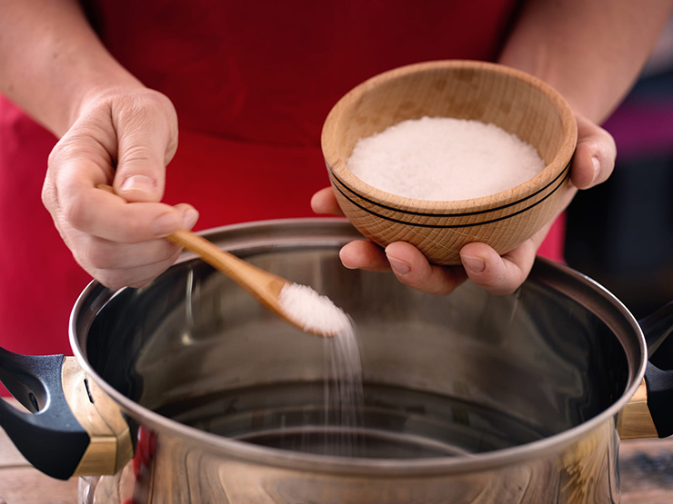 Đố bạn biết vào thời cổ đại, muối được dùng để làm gì?