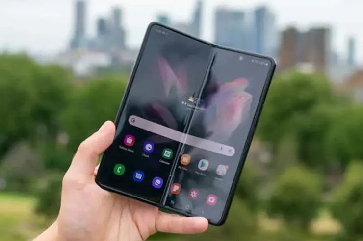 Galaxy Z Fold4 sẽ vượt trội so với iPhone 14 Pro nhờ sức mạnh này - 1