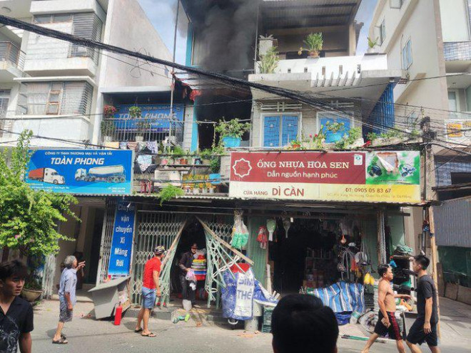Cháy nhà phố Đà Nẵng, 3 mẹ con tử vong - 1