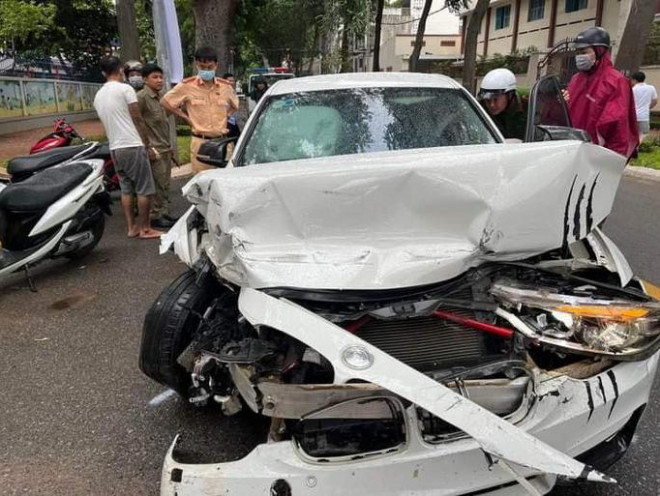 Người đàn ông xăm trổ lái ôtô gây tai nạn liên tiếp ở TP Vũng Tàu - 1