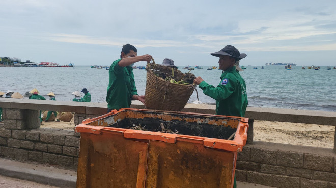 &#34;Đến hẹn lại lên&#34;, rác đại dương đang tấn công bãi biển Vũng Tàu - 7