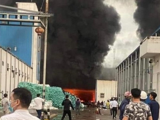 Cháy lớn tại Khu công nghiệp Quang Minh