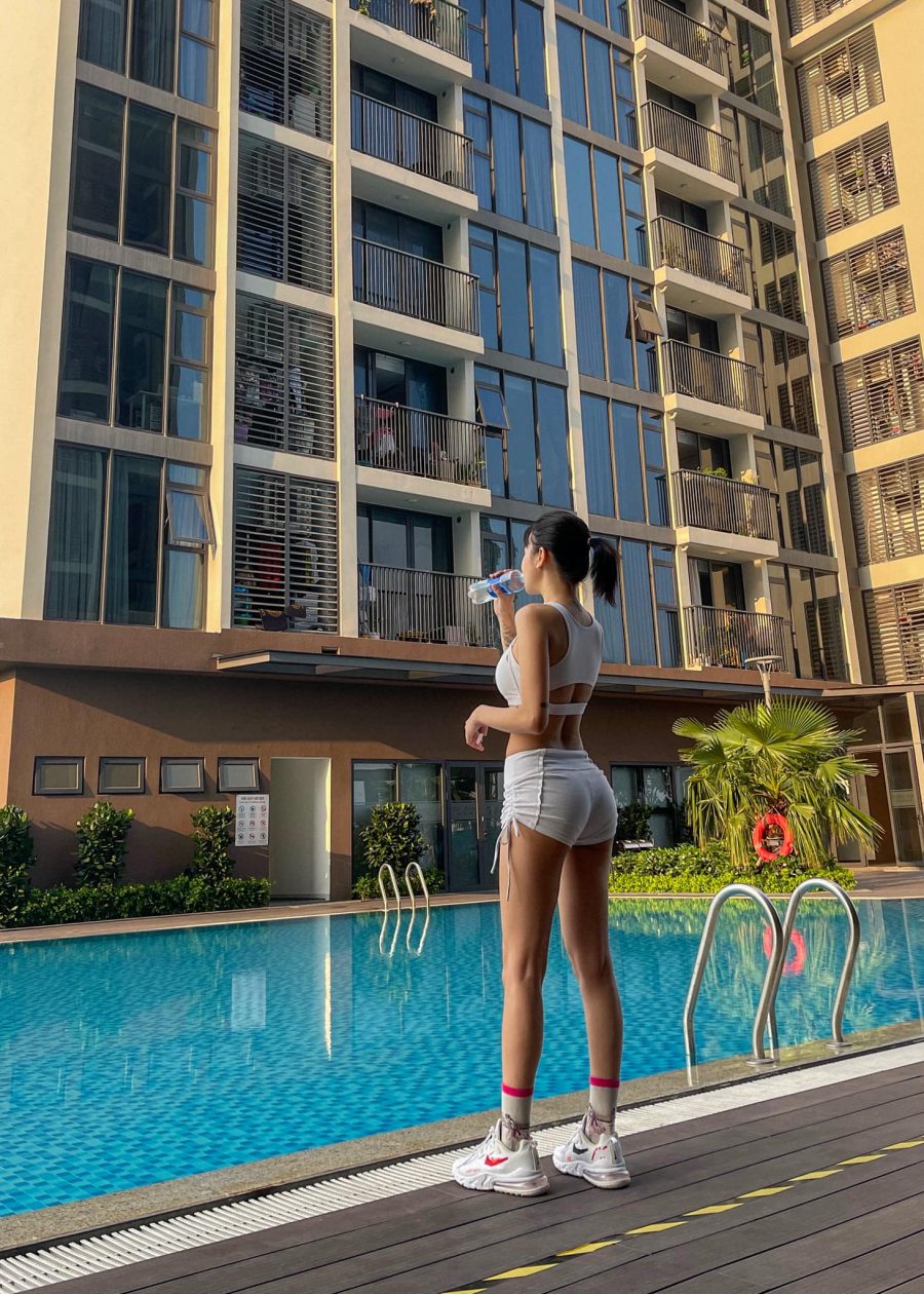 Cô gái Quảng Nam chăm "úp sàn" để có vòng eo con kiến, gợi cảm từ đời lên phim - 4