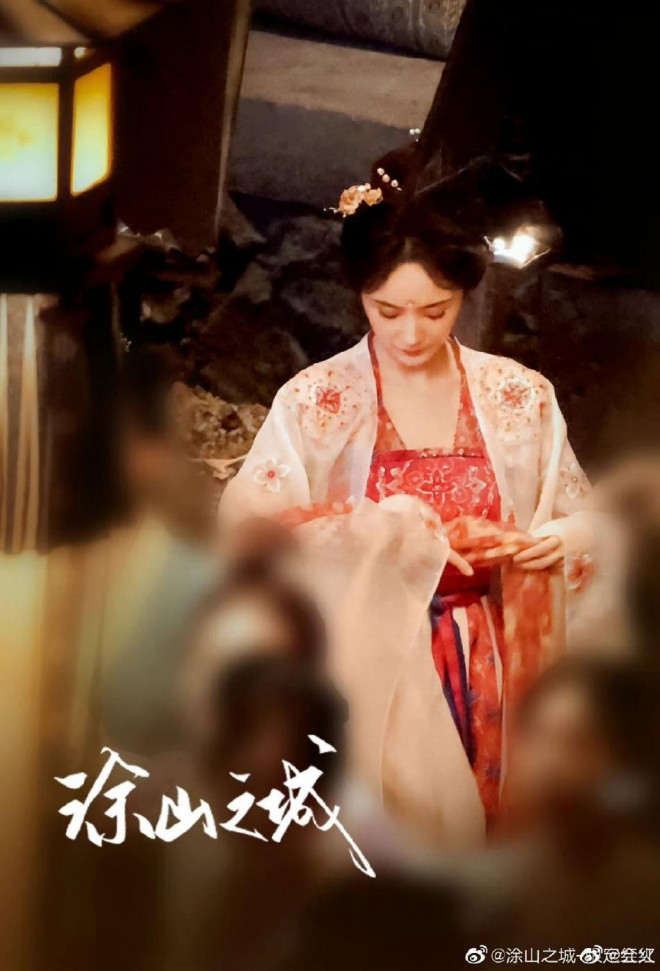 Dương Mịch khoe thềm ngực gợi cảm với nội y, tạo hình cổ trang gây thương nhớ - 7