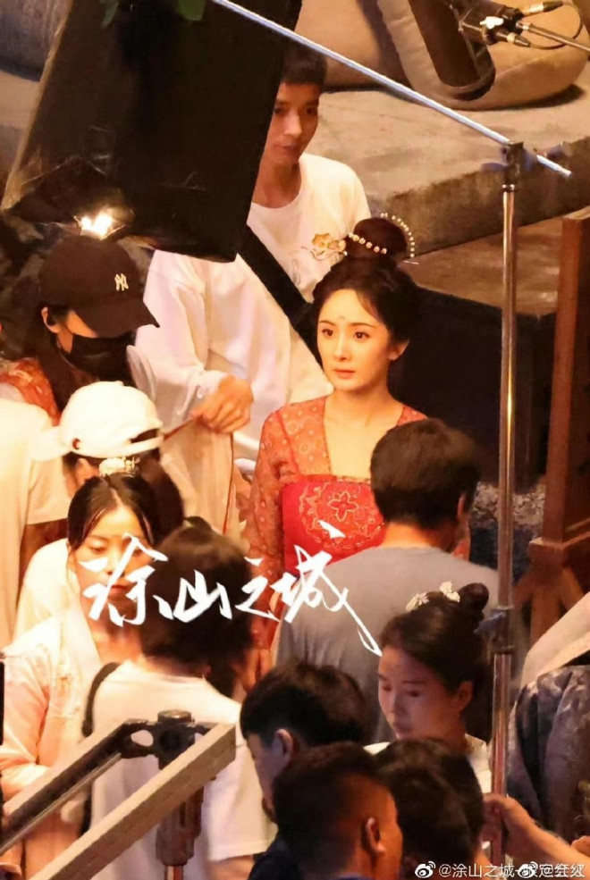 Dương Mịch khoe thềm ngực gợi cảm với nội y, tạo hình cổ trang gây thương nhớ - 8