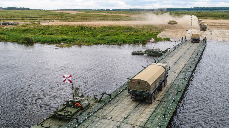 Nga có giải pháp vượt sông ở Kherson, không ngại pháo Ukraine - 1