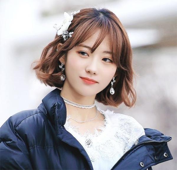 Tóc ngắn xoăn: Top 40 kiểu đẹp, trẻ trung hot nhất hiện nay - 22