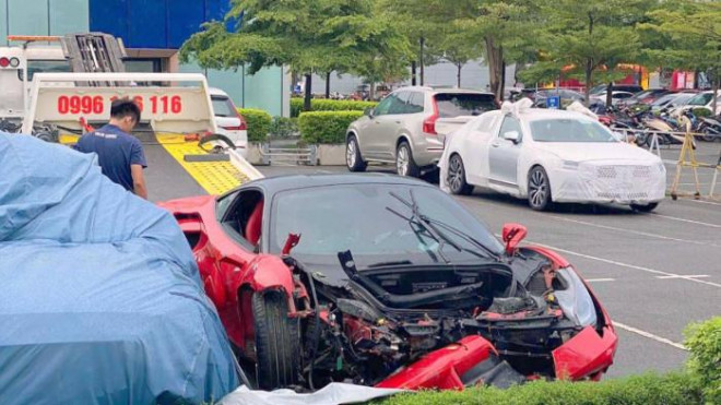 Vụ xe Ferrari tai nạn tại Long Biên: Chủ xe có thể được bồi thường xe mới - 1