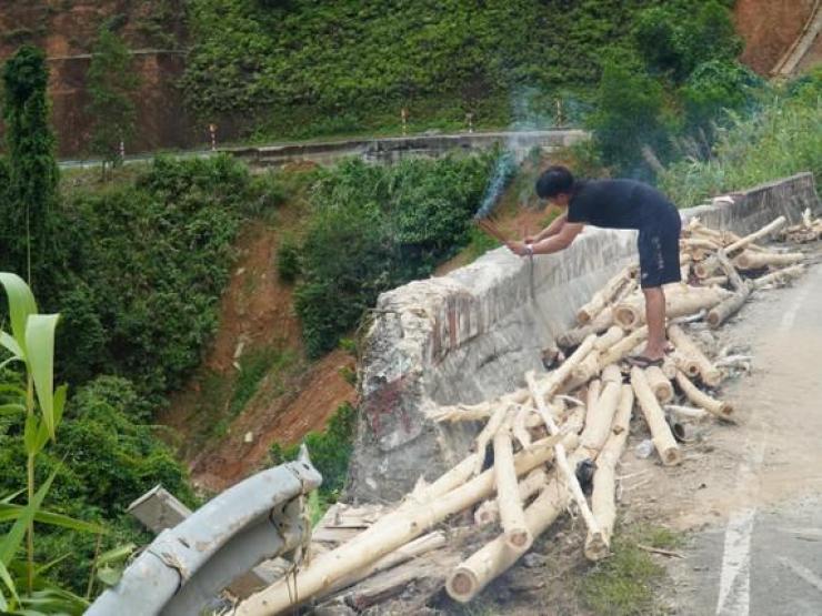 Đoạn ”cua tử thần” - nơi vừa xảy ra vụ tai nạn thảm khốc ở Thừa Thiên - Huế