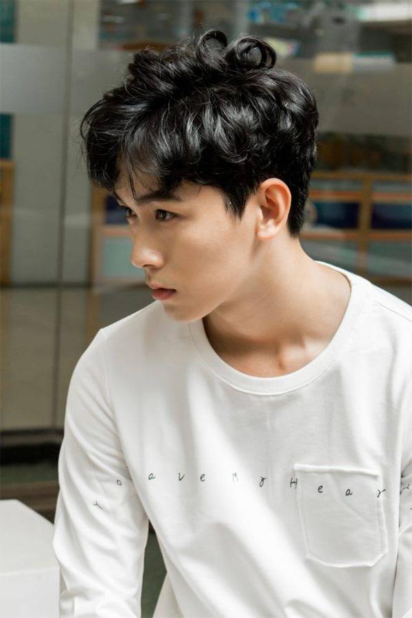 Side Part: Top 30 kiểu tóc nam đẹp được yêu thích nhất hiện nay - 8