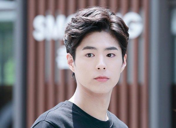 Side Part: Top 30 kiểu tóc nam đẹp được yêu thích nhất hiện nay - 9