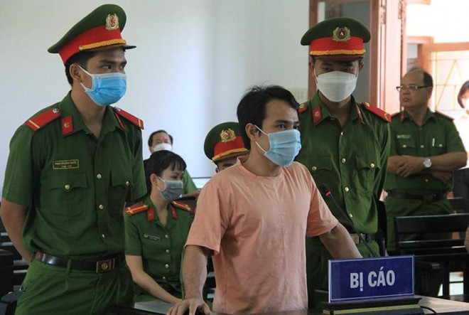 Tòa tuyên xử tử hình kẻ sát hại 3 người gia đình vợ cũ ở Phú Yên - 1