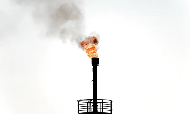 Sản lượng dầu Nga giảm chưa đến 3%, các lệnh trừng phạt của phương Tây bị &#34;chê&#34; - 1