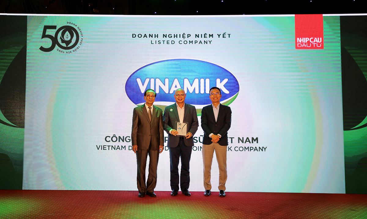 Được đánh giá cao về “E-S-G”, Vinamilk nhận giải Phát triển Bền vững 2022 - 1
