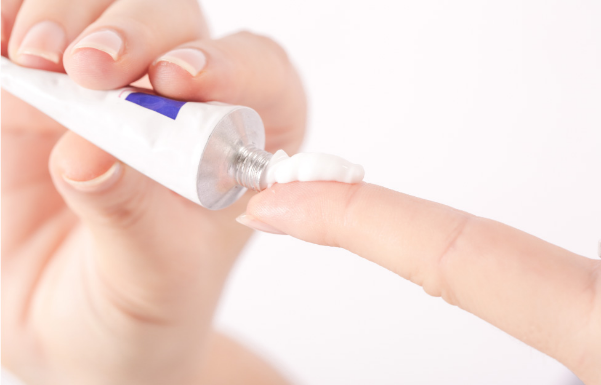 Bôi kem trị sẹo sao cho đúng cách và hiệu quả - 2