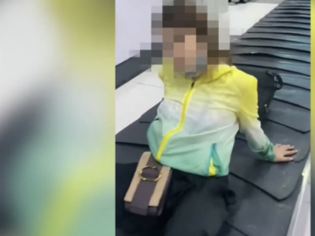 Cảng hàng không Phú Quốc lên tiếng vụ nữ hành khách ngồi trên băng chuyền hành lý