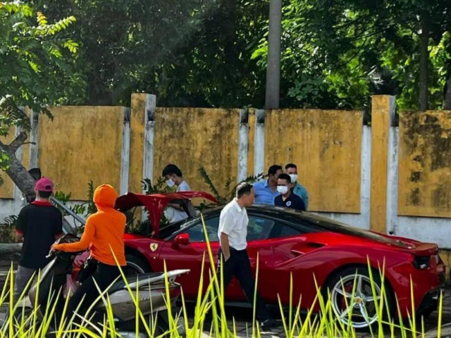 Vụ xe Ferrari tai nạn tại Long Biên: Chủ xe có thể được bồi thường xe mới