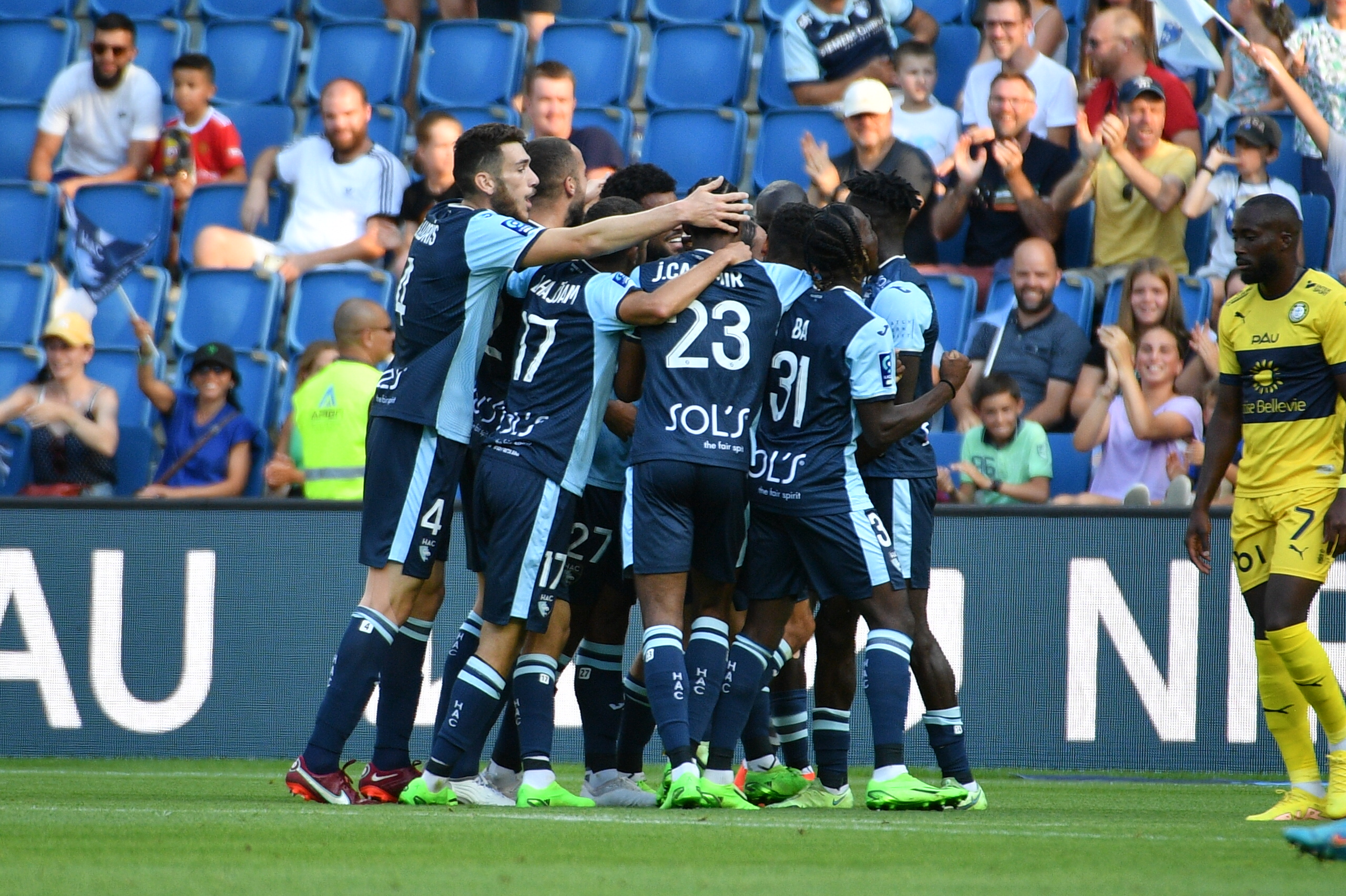 Trực tiếp bóng đá Le Havre - Pau FC: Cú lốp bóng táo bạo (Vòng 3 Ligue 2) (Hết giờ) - 14