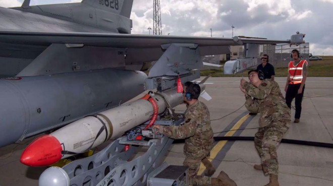 Mỹ hỗ trợ tên lửa chống bức xạ mới giúp Ukraine phá hủy các vũ khí nguy hiểm nhất của Nga - 1