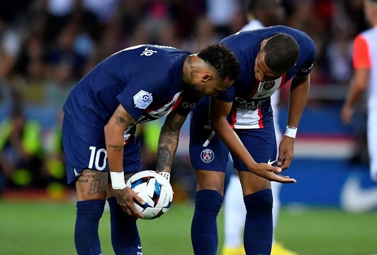 “Xung đột” giữa các vì sao ở PSG: Dễ loạn vụ Neymar đấu Mbappe vì tranh đá 11m - 1