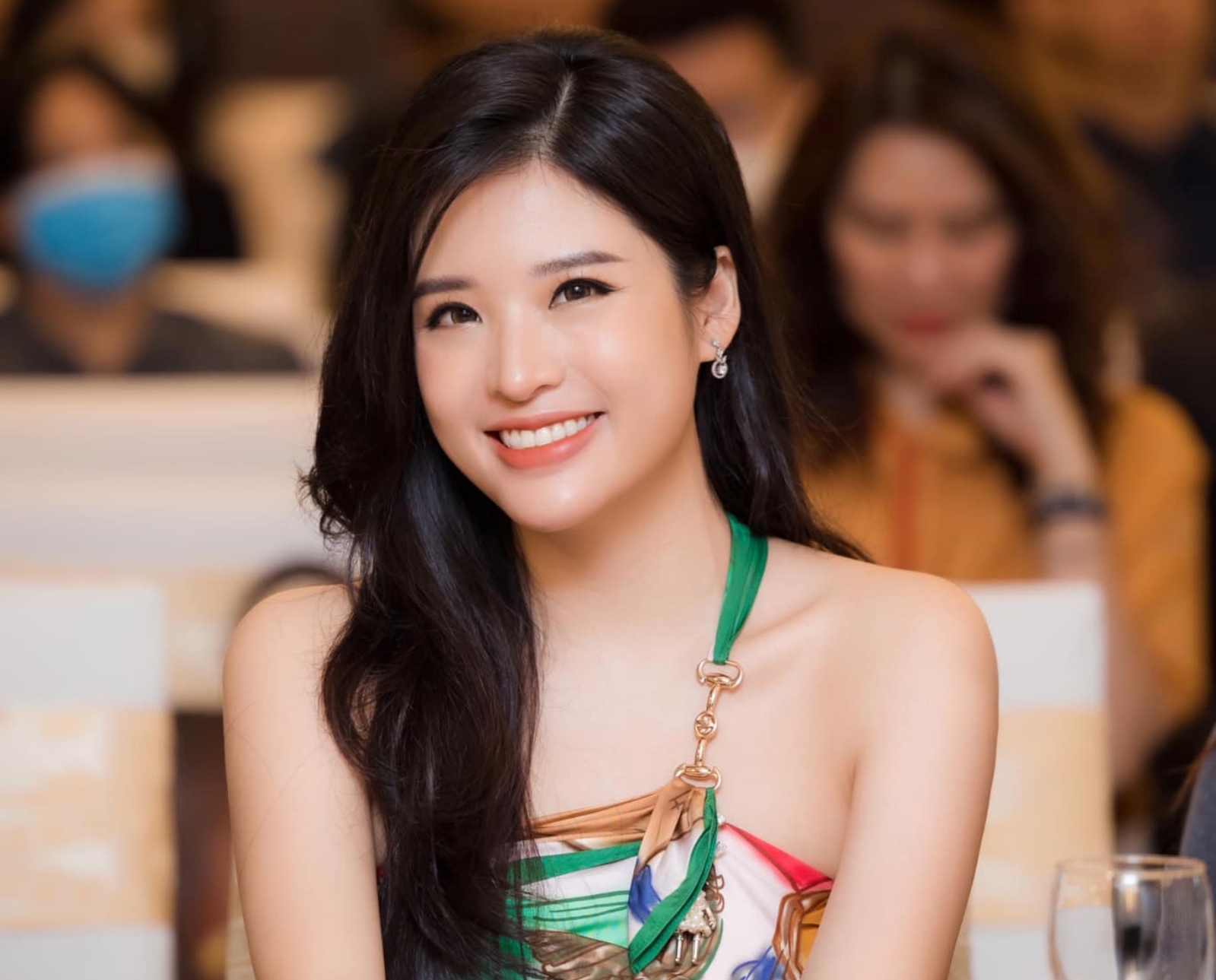 Hoa hậu Phan Hoàng Thu: Đúng là đang &#34;bội thực Hoa hậu&#34; - 5