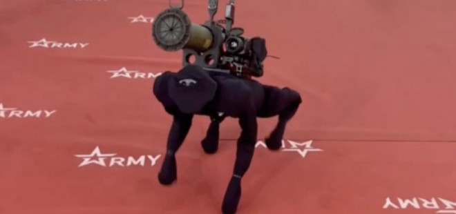 Nga công bố mẫu chó máy Ninja cõng tên lửa chống tăng - 1