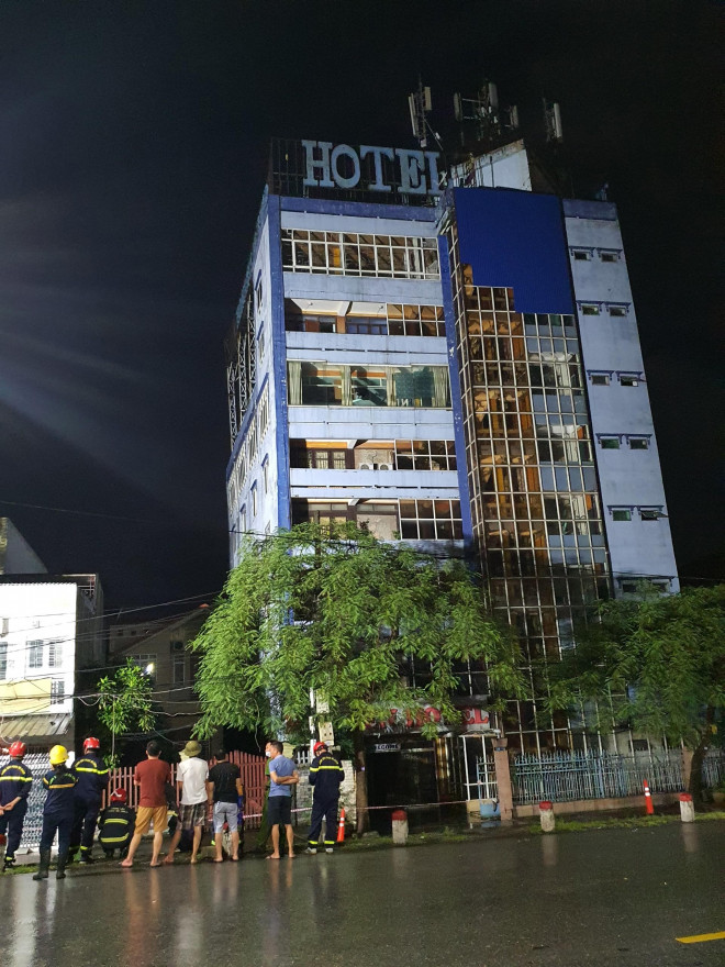 Hải Phòng: Tháo dỡ khách sạn Hải Yến sau vụ sập khối nhà 5 tầng - 1