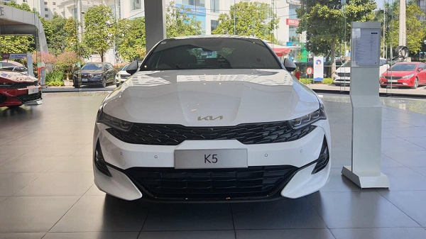 Bảng giá xe KIA K5, giá lăn bánh mới nhất nửa cuối tháng 8/2022 - 4