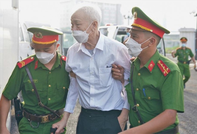 Cựu bí thư Bình Dương Trần Văn Nam bị đề nghị xử phạt từ 9-10 năm tù - 2