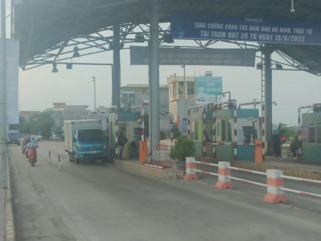 Thái Bình: Trạm BOT Quốc lộ 39B tạm dừng thu phí với người dân địa phương - 2