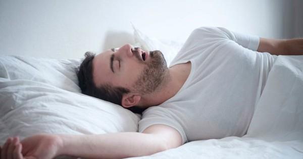 Những thói quen cực xấu khi ngủ có thể gây liệt nửa mặt, khiến bạn già &#39;cực nhanh&#39; trong một đêm - 1