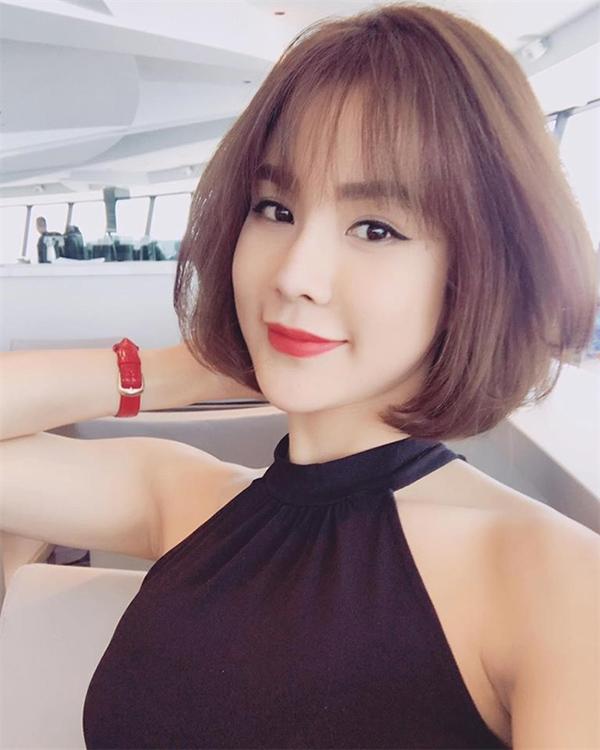 Tóc ngắn uốn: Top 40 kiểu đẹp phù hợp với mọi gương mặt hot nhất - 21