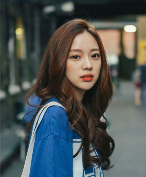 Xoăn sóng lơi: Top 30 kiểu đẹp trẻ trung dẫn đầu xu hướng hiện nay - 8