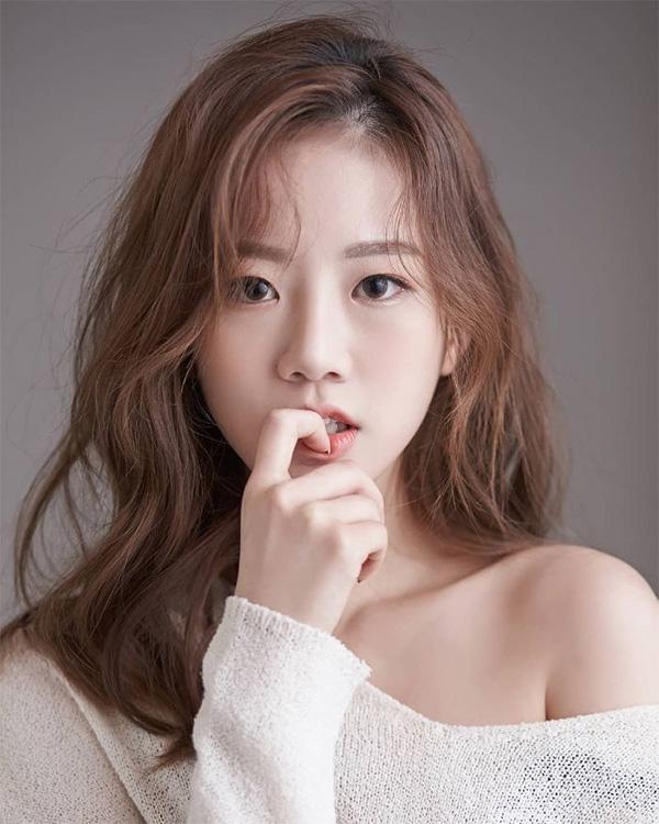 Tóc ngắn uốn: Top 40 kiểu đẹp phù hợp với mọi gương mặt hot nhất - 17