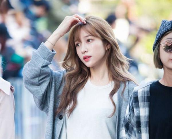 Xoăn sóng lơi: Top 30 kiểu đẹp trẻ trung dẫn đầu xu hướng hiện nay - 14