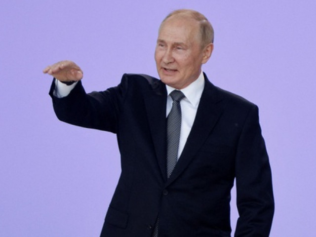 Tổng thống Putin tuyên bố vũ khí Nga “vượt trội hơn đối thủ”