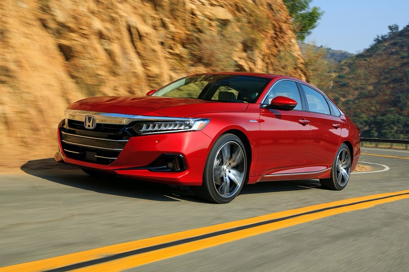 Tầm giá 1,5 tỷ nên chọn Honda Accord hay Mercedes C180 AMG? - 11
